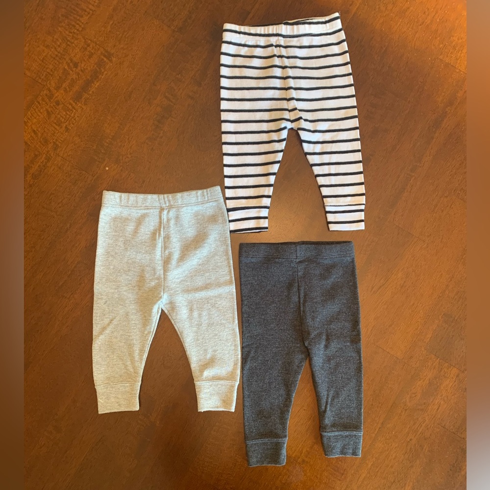 3 pair of baby pants size 0-3 months